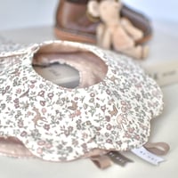 Meadow Tails little flower bib(French color)