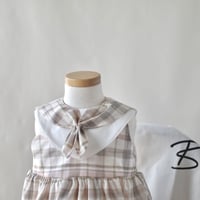 ドットミニヨンの小さめ花びらスタイ | at uni