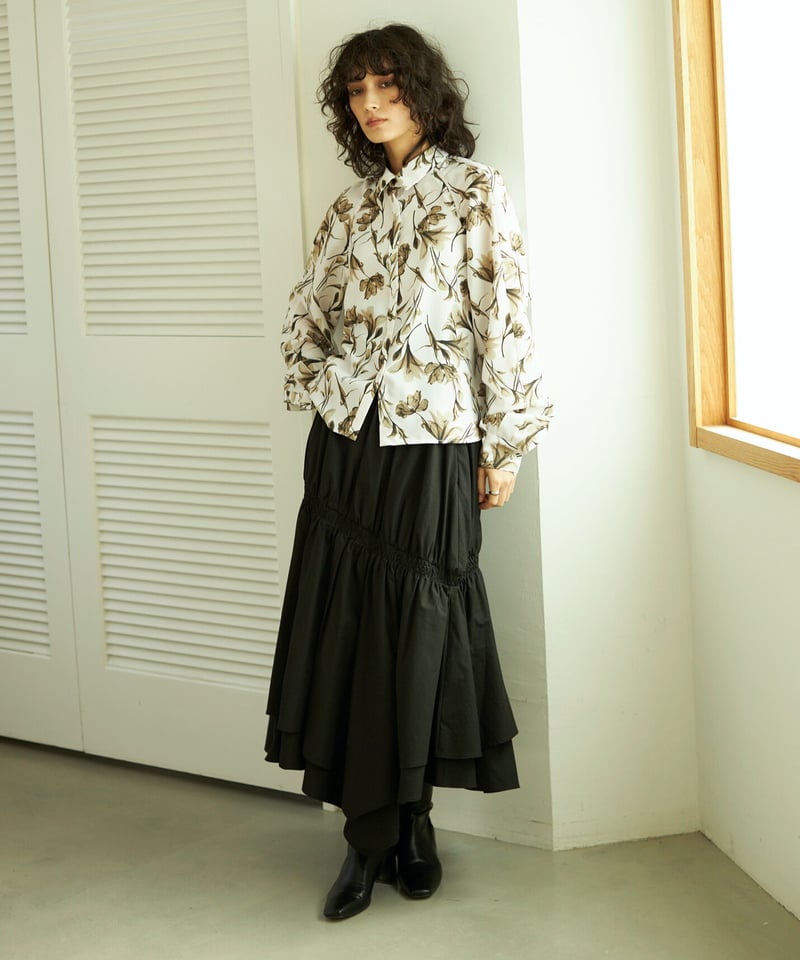 Asymmetry shrring skirt | OLNE NUE