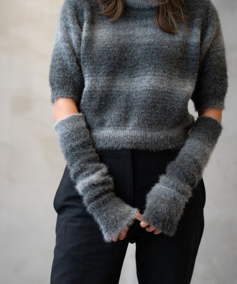 美品　ÉPINE border arm volume knit ÉPINE logo arm volume knit black | épine