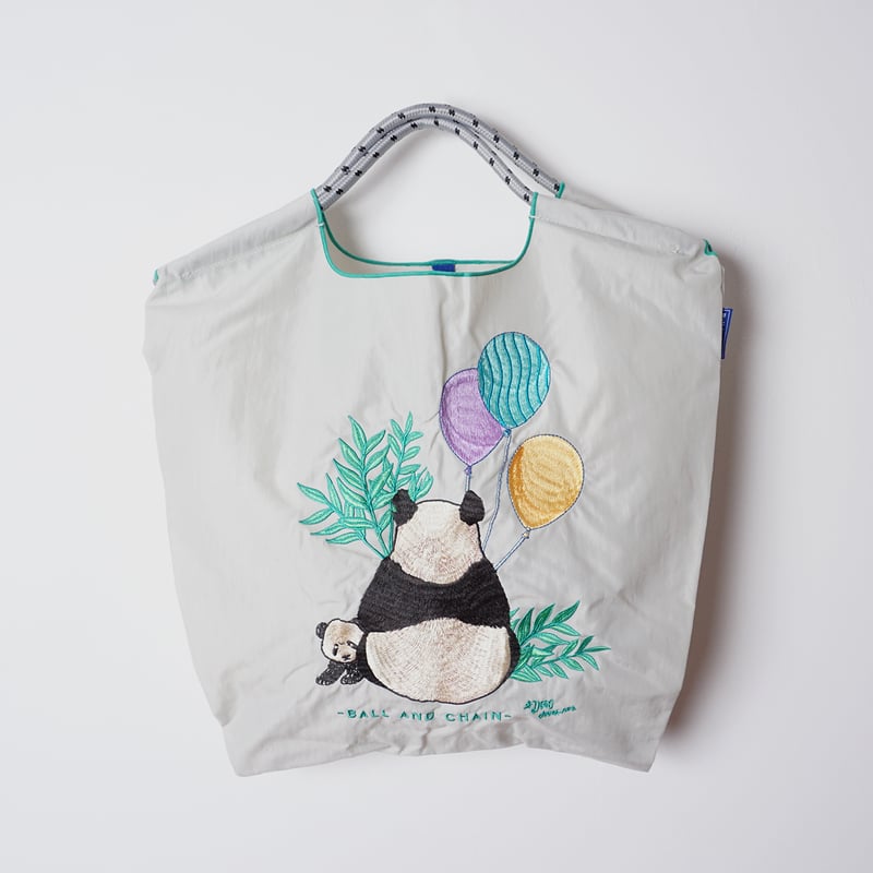 D.PANDA】パンダ親子と3つの風船／ Mサイズ【Ball & Chain