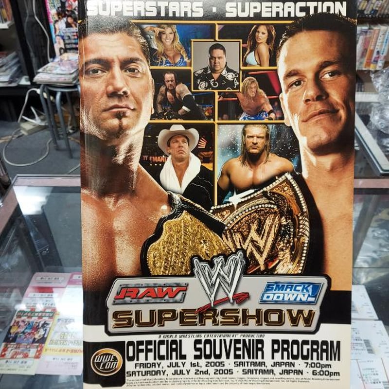 【値下げ】WWE NXTスーパースター　直筆サインポスター WWE 2005年日本公演オフィシャルプログラム（バティスタ直筆サイン入り