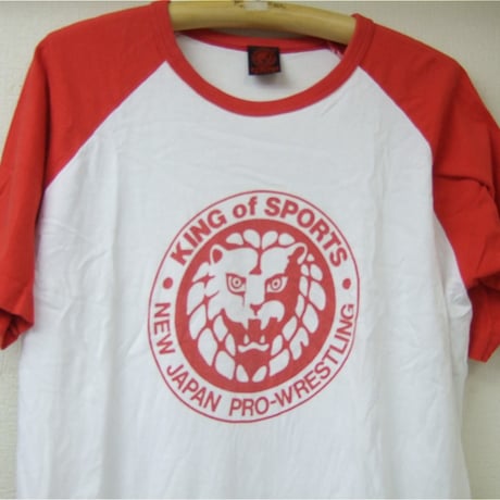新日本プロレス ライオンマークラグランTシャツ（STRONG STYLEタグ）サイズ表記なし（M～Lサイズ程度）