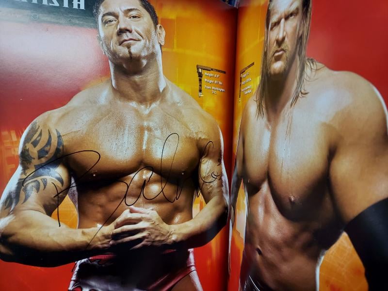 WWE 2005年日本公演オフィシャルプログラム（バティスタ直筆サイン入り