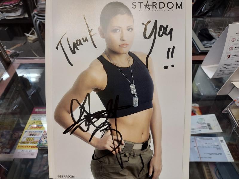 ジュリア スターダム WWE STARDOM VIP席特典直筆サイン入りポスター ジュリア スターダム WWE STARDOM VIP席特典直筆サイン入り