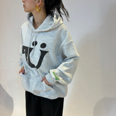“Ü” SMILE PUFF LOGO HOODY　  (ASH x BLACK)