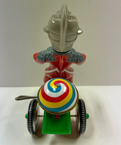 ブルマァク復刻【ウルトラセブン三輪車】