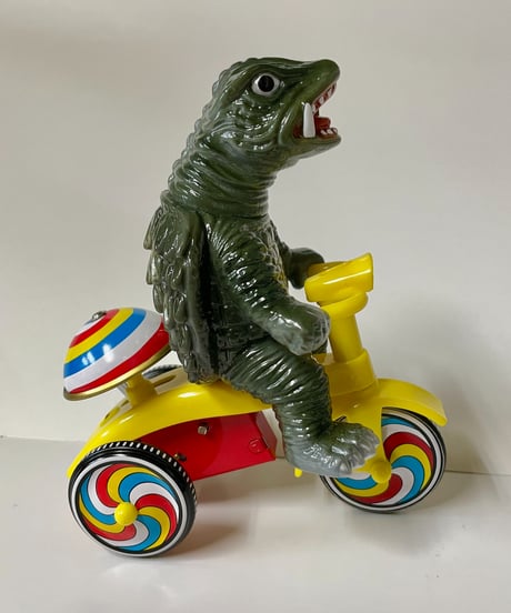 M1号 ガメラ三輪車イエローグレーカラー
