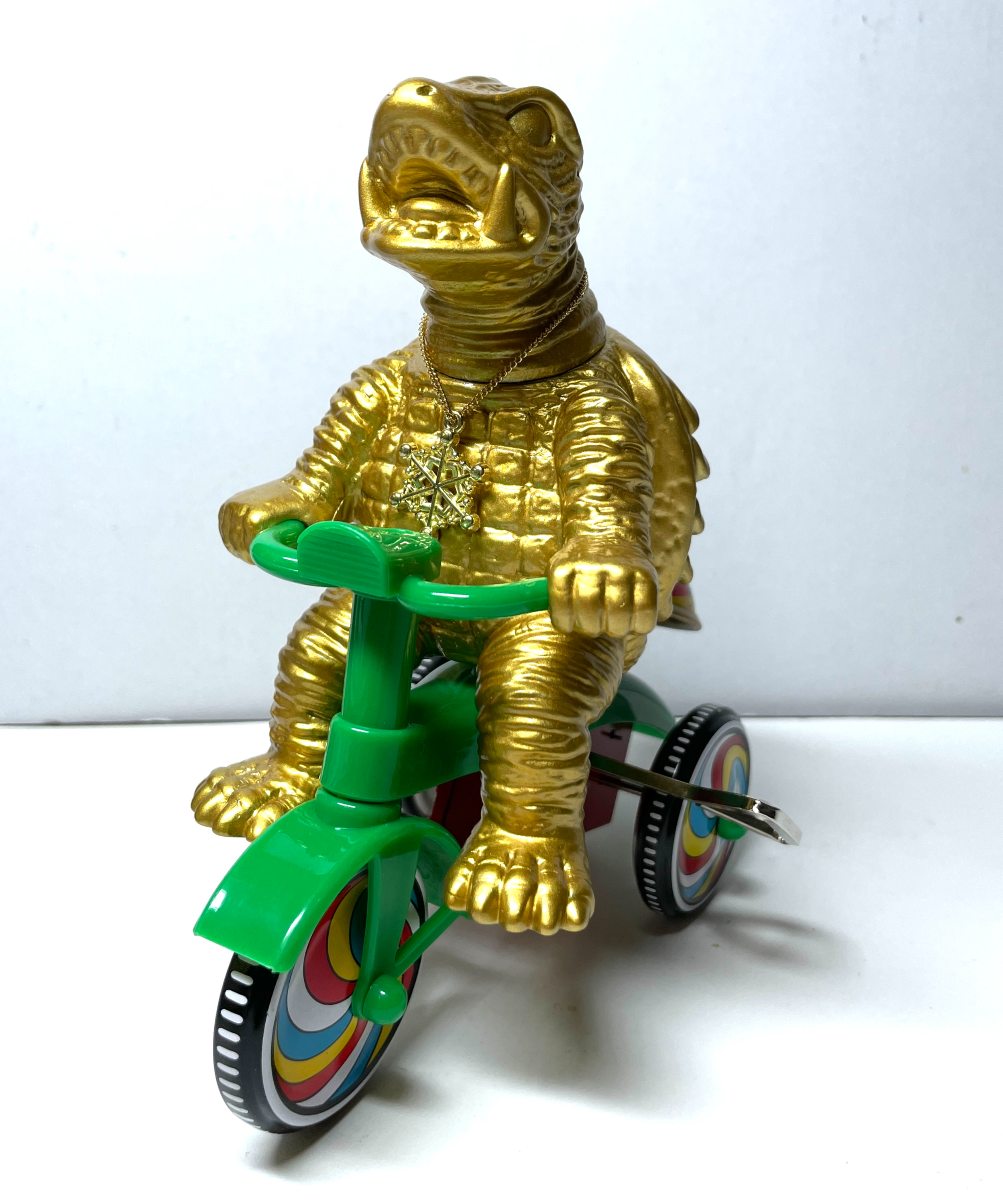 M1号　ガメラ生誕60周年【ガメラ三輪車】ゴールド　ペンダント付き 金色塗装 original