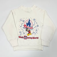 WDW15th RaglanSweat 110