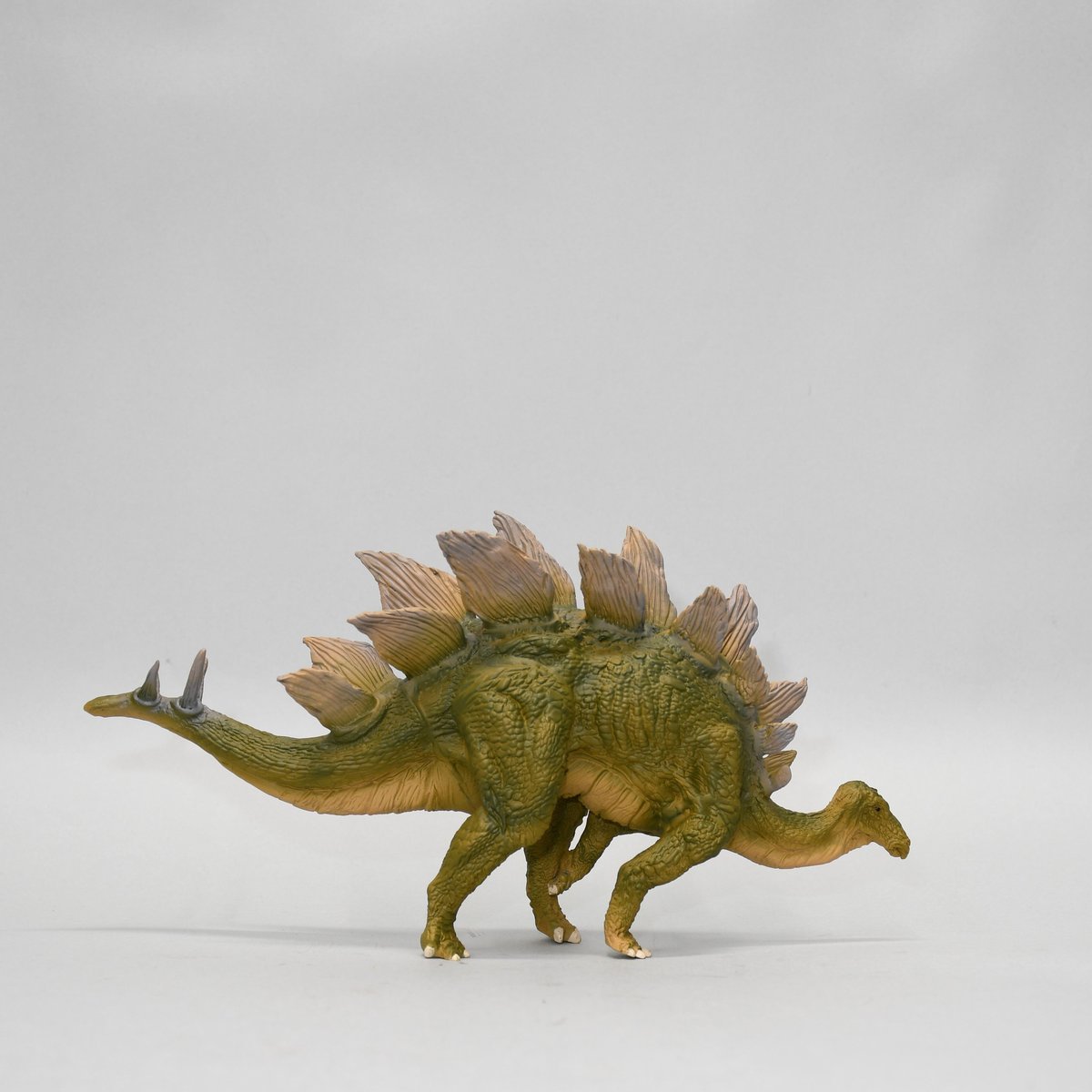ステゴサウルス　1/35　ソフトビニール製組立キット　DINOLAND　レガシーダイナソー