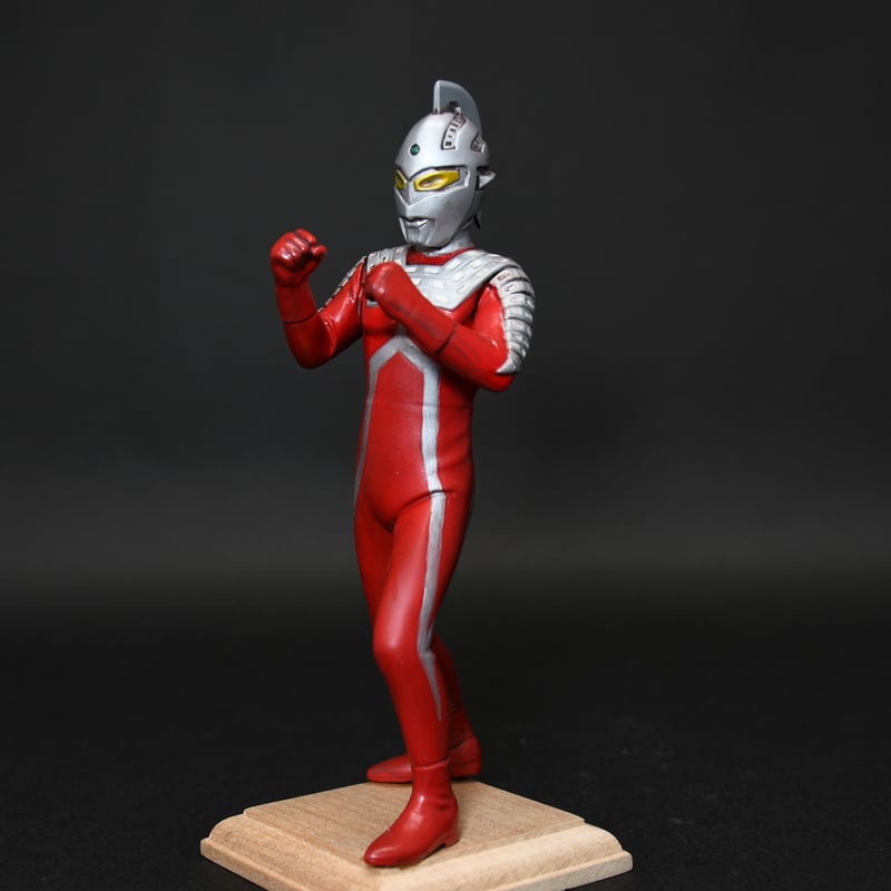 ウルトラセブン ソフトビニール製組立キット 復刻版 | 海洋堂高知 