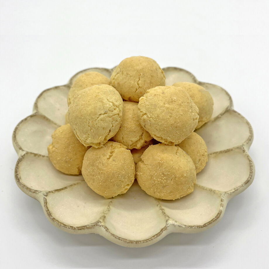 ココナッツまころん 105g | 渡辺製菓オンラインショップ