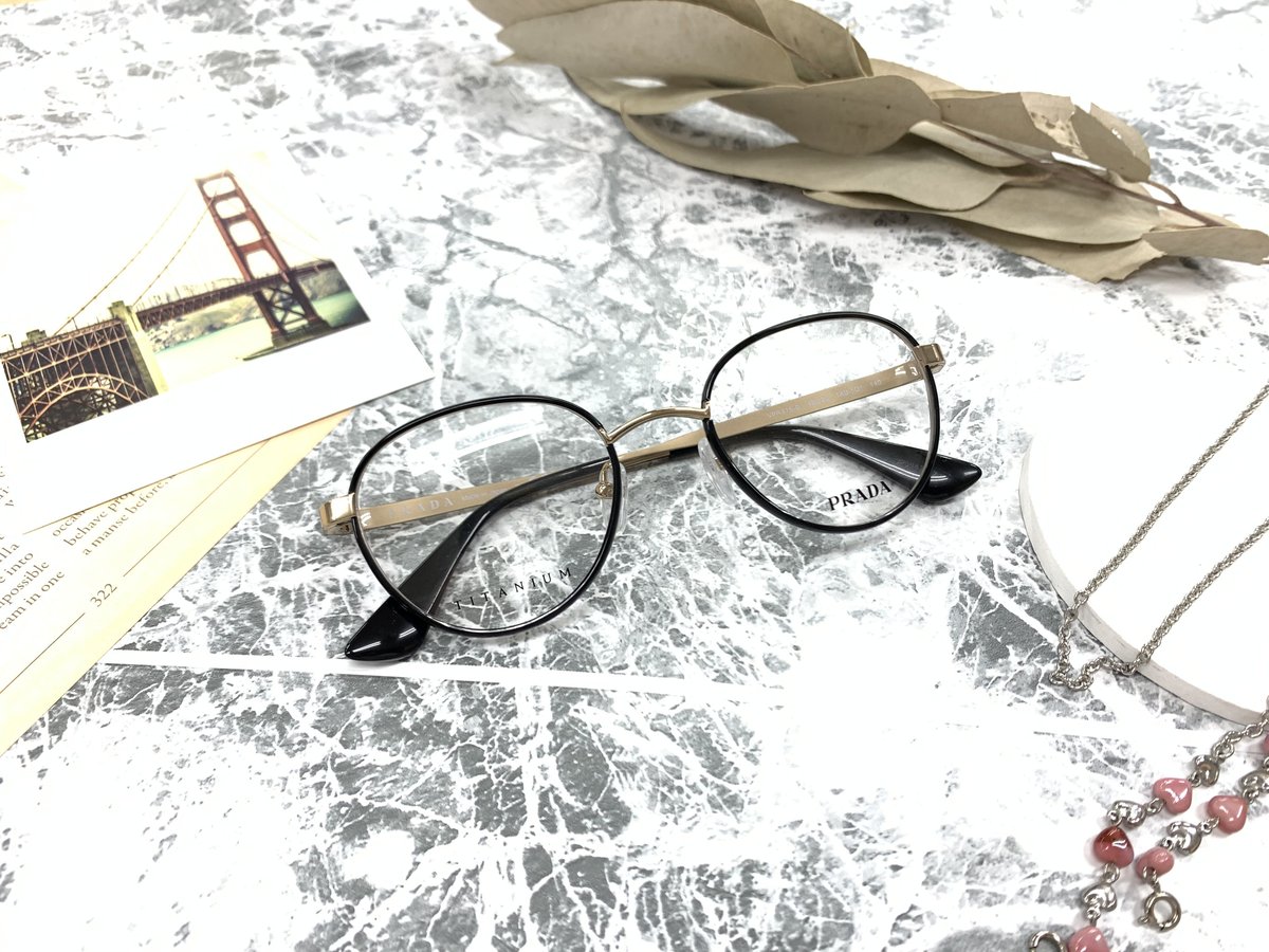 PRADA プラダ メガネ VPR57S-D 中近両用 調光レンズ PRADA VPR57S-D/1AB-1O1 | メガネ工房 STORES店