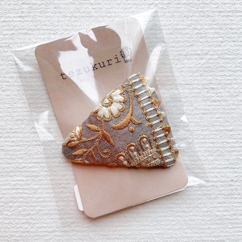 オーダー可能生地16 花刺繍パッチンピン