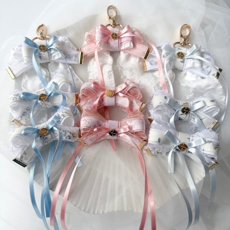 frill keyring🩵🩷