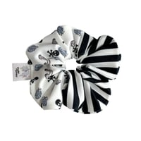 Scrunchie '' Empty Bones ''