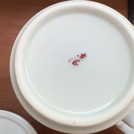 蓋つきマグカップ