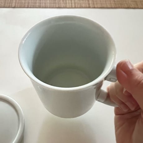 蓋つきマグカップ