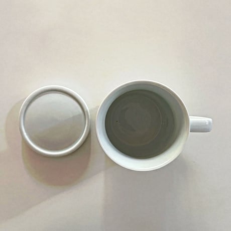 蓋つきマグカップ