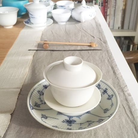 白い蓋碗