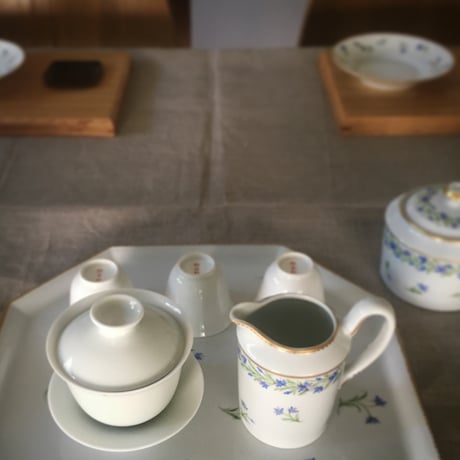 白い蓋碗