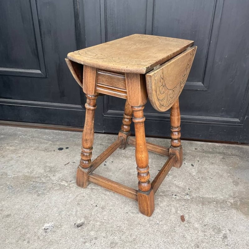 幾何学模様入り ゲートレッグテーブル | Botanical Clover