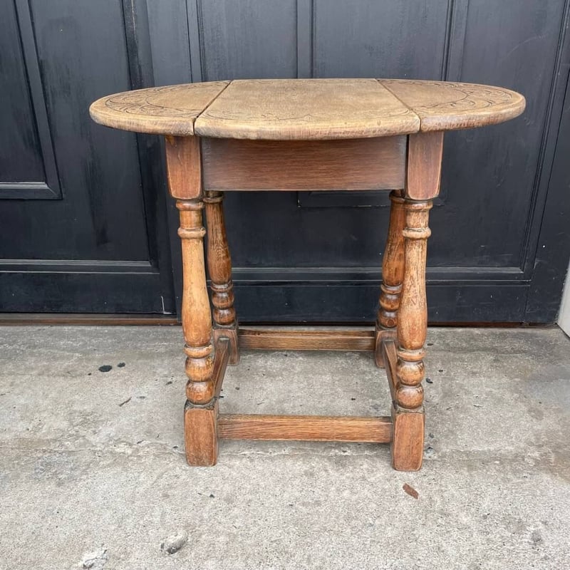 幾何学模様入り ゲートレッグテーブル | Botanical Clover