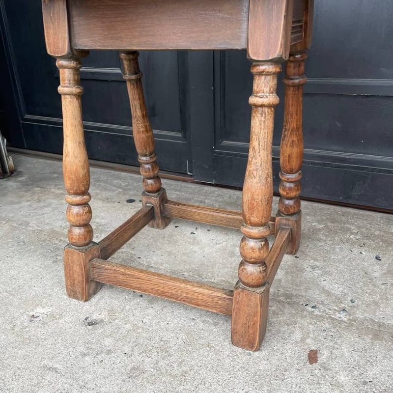 幾何学模様入り ゲートレッグテーブル | Botanical Clover