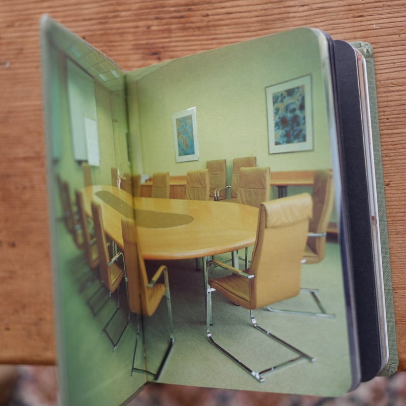 アート・デザイン・音楽 The Table of Power - First Edition THE TABLE OF POWER | すなば書房