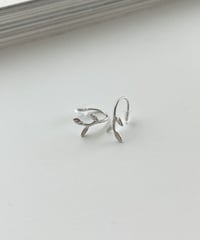 《シルバー925》petit leaf pierce