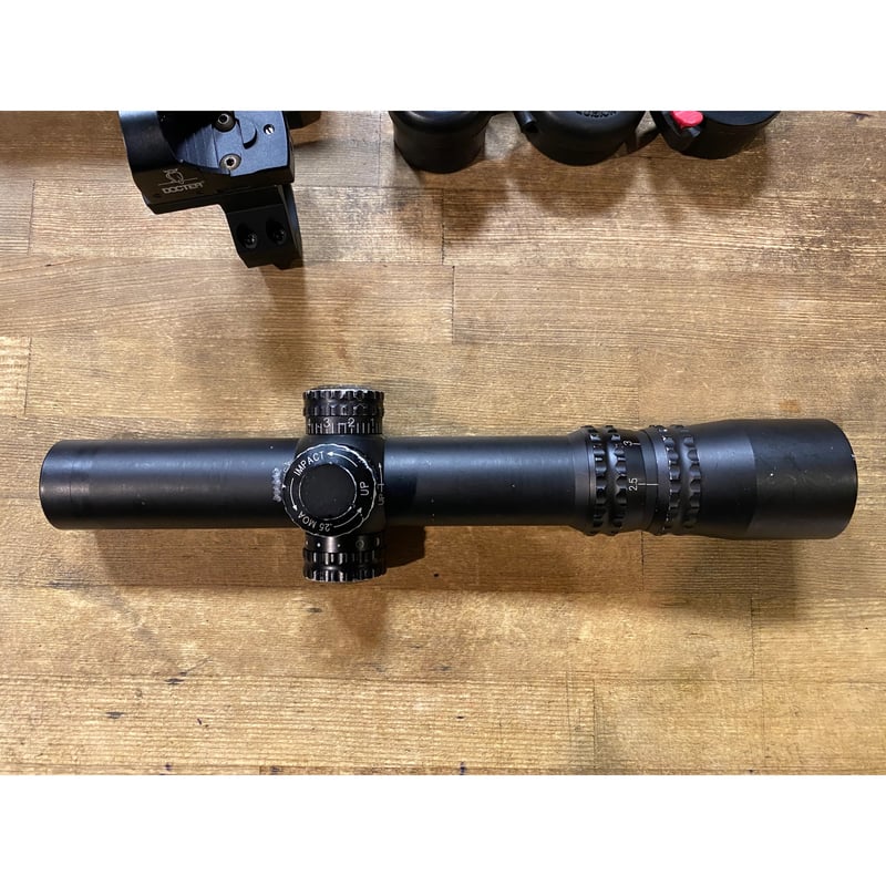 実物 NIGHT FORCE Ｃ598スコープ　 別売高額キャップ付き 東京)NIGHT FORCE 実物スコープNX8 1-8x24mm F1 C598