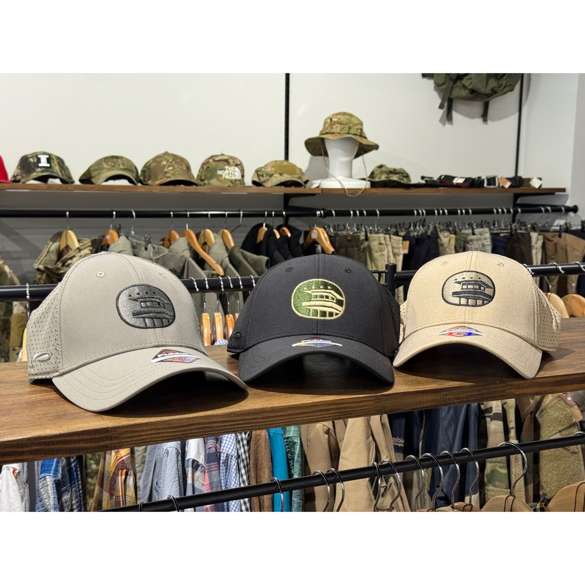 【Von Dutch】Aztec 黒/マルチ レインボー メッシュキャップ 新品 Von Dutch メッシュキャップ ボンダッチ Y2Kファッション