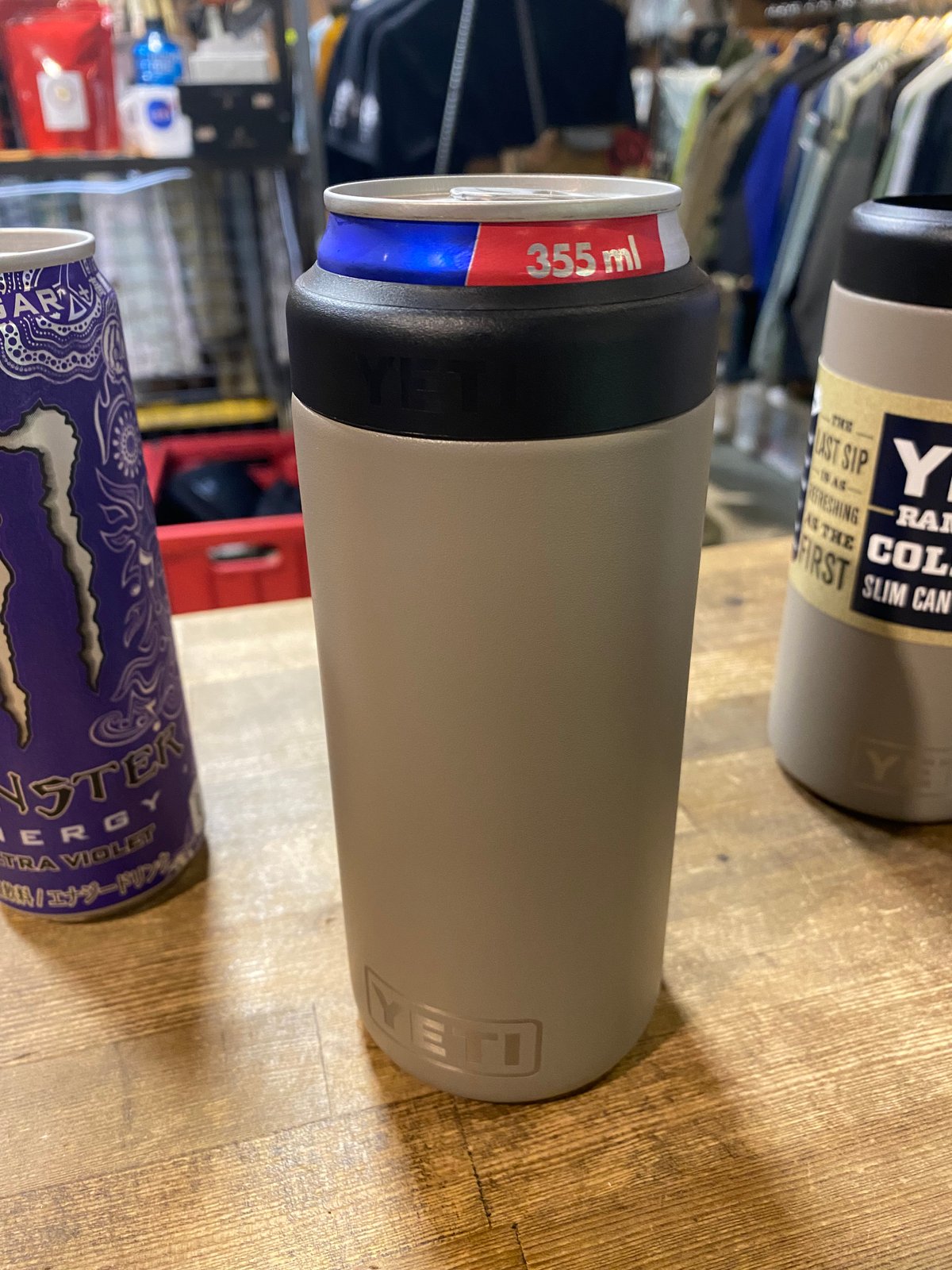 YETI RAMBLER COLSTER SLIM CAN INSULATOR12oz 廃盤カ