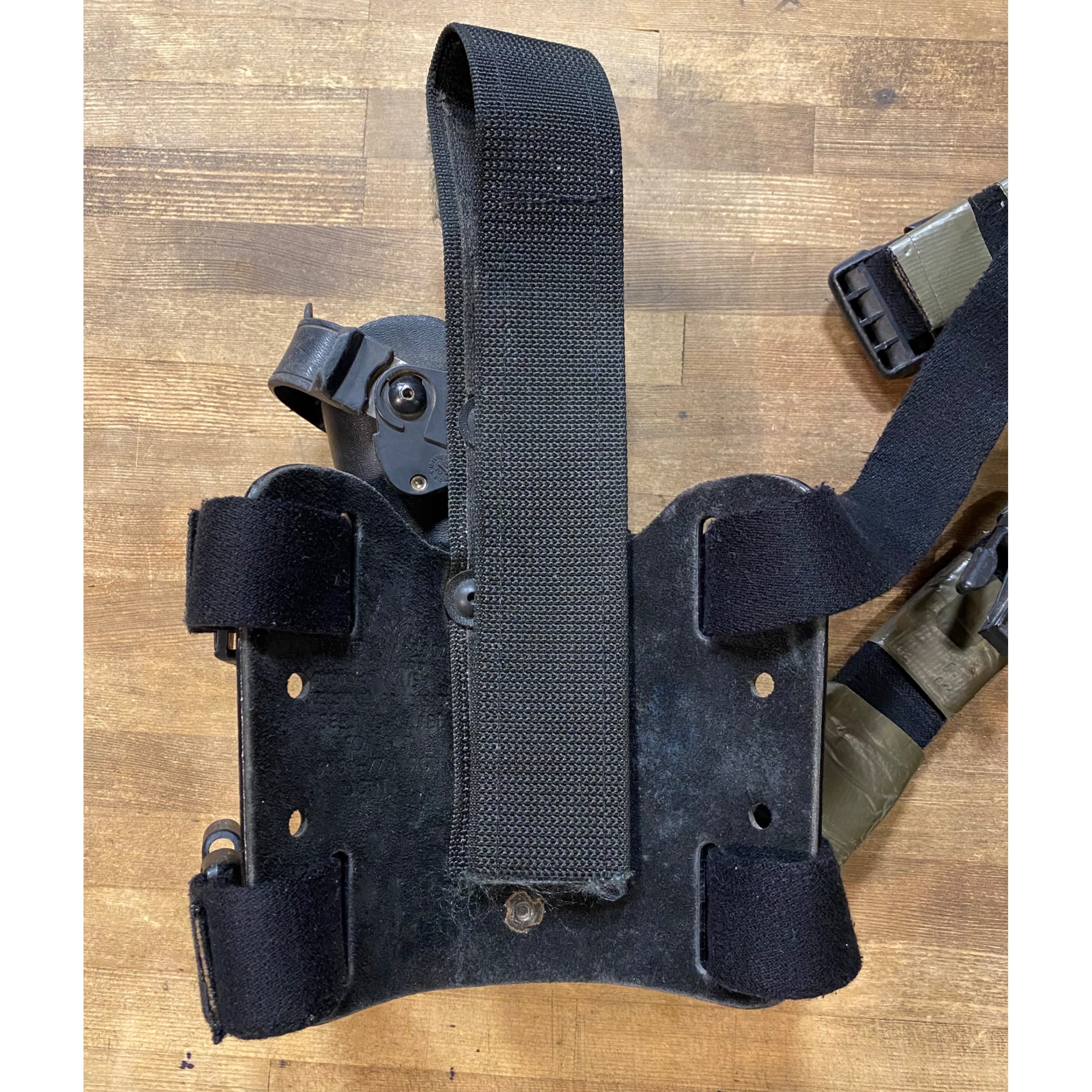 meme実物safariland 226R 用　ライトホルスター Safariland ホルスター p226ライト用 右 02年製 | 第三商店