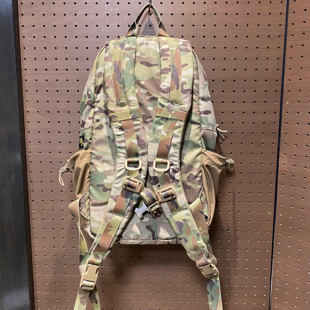 LBT-8027A ブラックマルチカムファニーパック