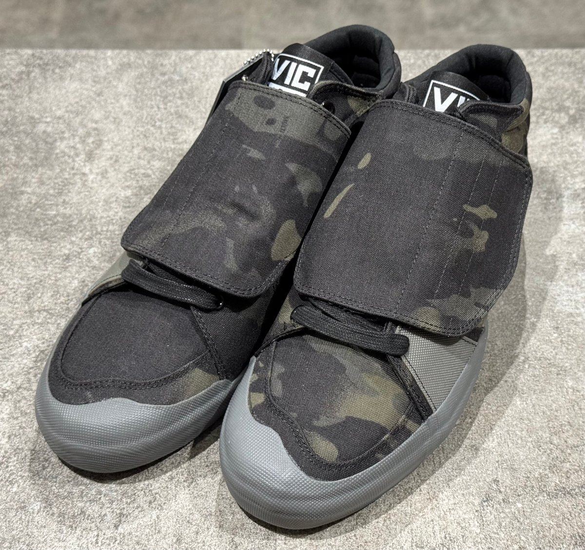 FIREBIRD 別注 AIRWALK VIC multicam BLACK US-9.5 |