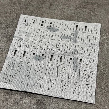 アルファベット　シート　パッチ　切り抜き