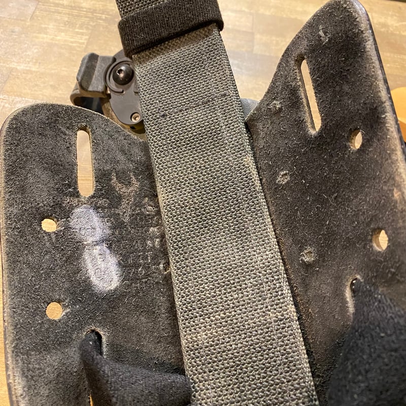 隊員カスタム Safariland ホルスター p226ライト用 右 02年製 | 第三商店