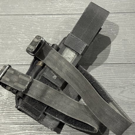 BHI レッグホルスター　中型オート