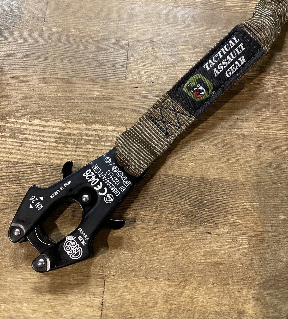 米軍放出品 TAG TACTICAL ASSAULT GEAR ランヤード TAG