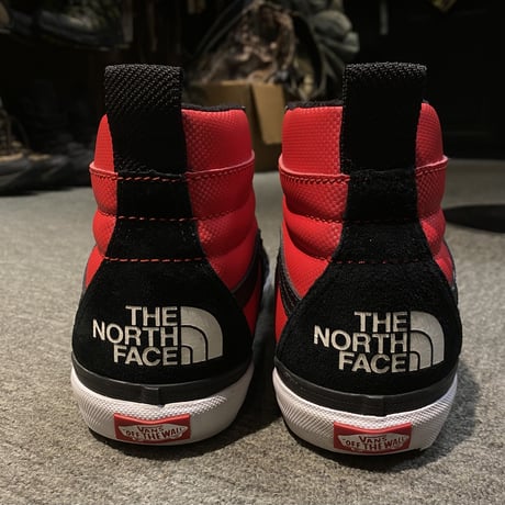 USED US-9.5 27.5cm THE NORTH FACE × VANS スニーカー　レッド