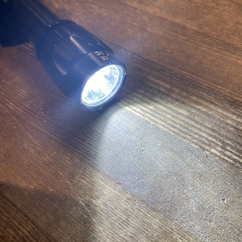 シュアファイア 旧品美品レア 実物 USED surefire M600A スカウトライト | 第三商店