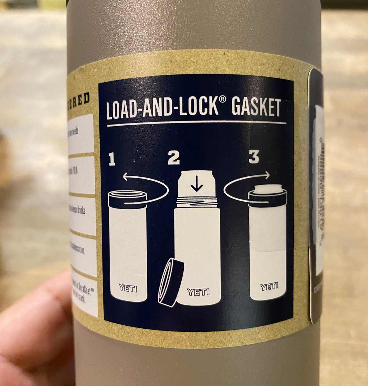 YETI RAMBLER COLSTER SLIM CAN INSULATOR12oz 廃盤カ