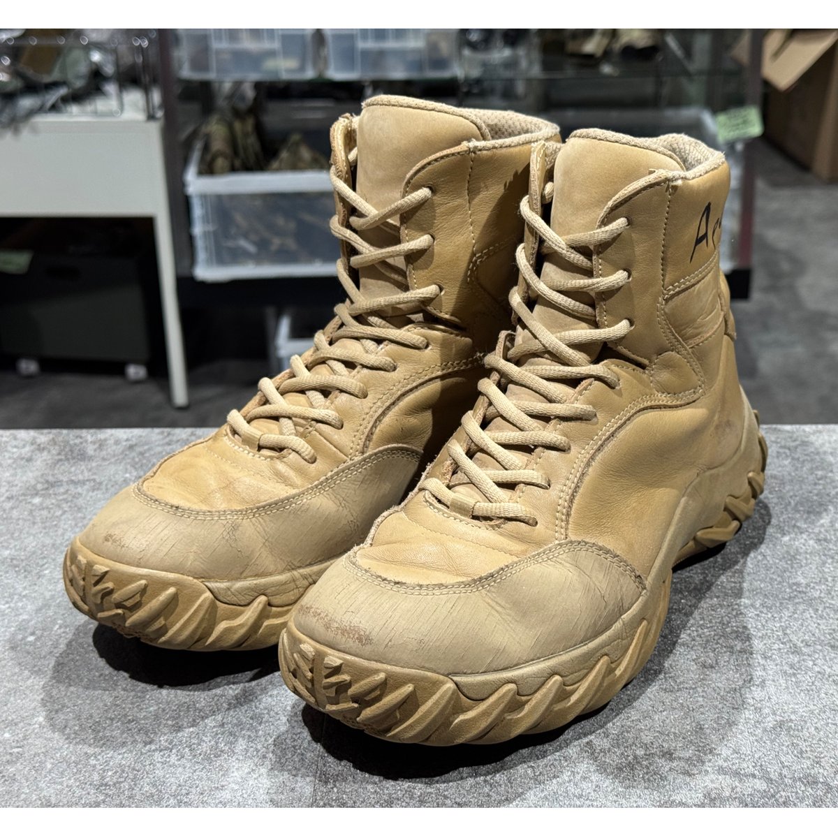 希少 Oakley SI Assault boots 納入モデル US-9.5. 27.5c...