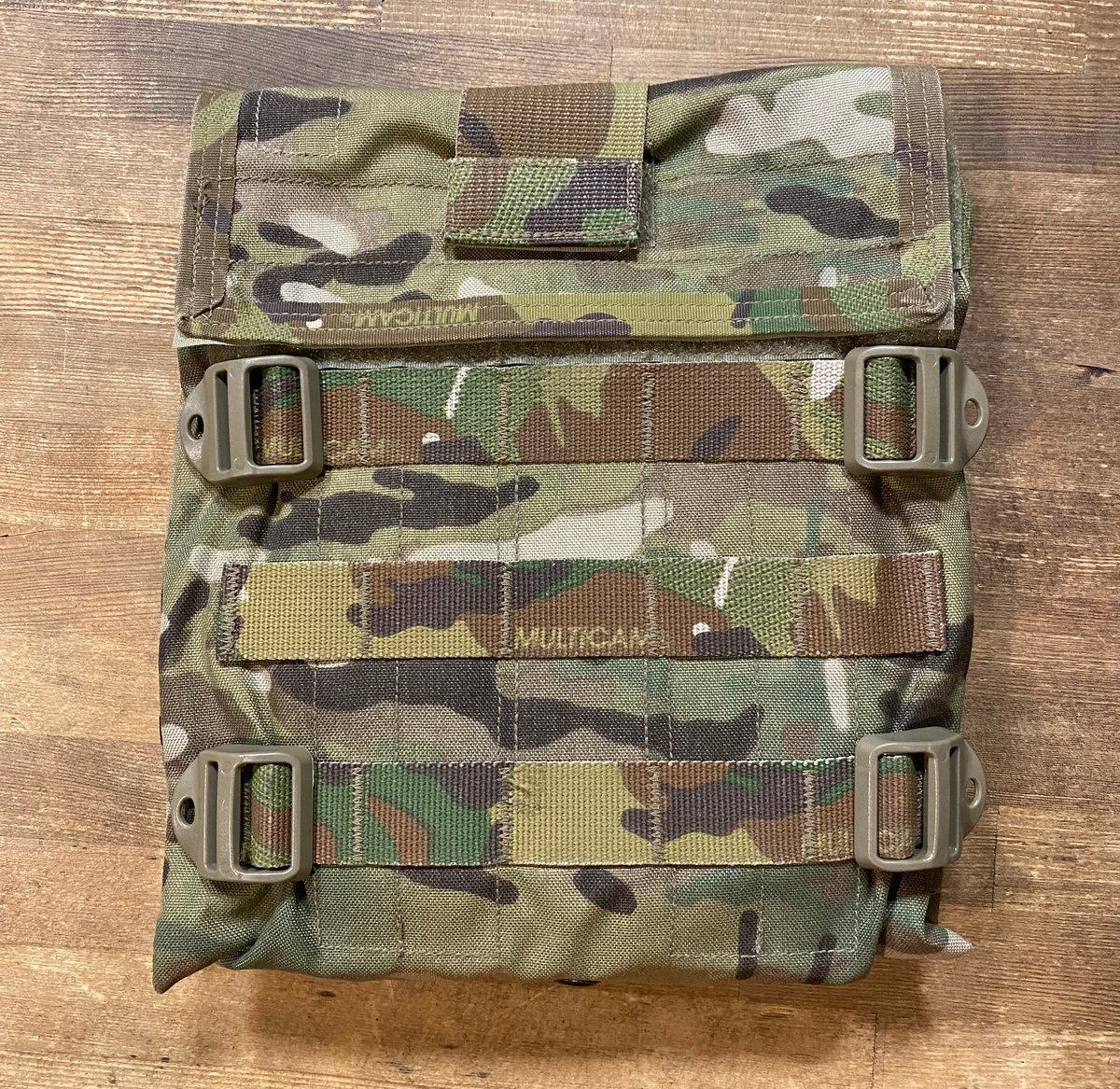 EAGLE プレートキャリア　ポーチ7点&ホルスター付フルセット　実物 EAGLE プレートキャリア ポーチ7点&ホルスター付フルセット 実物