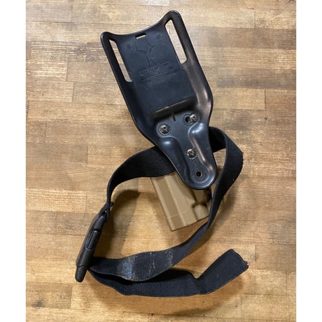 放出品 BHI CQC ホルスター P226用 右