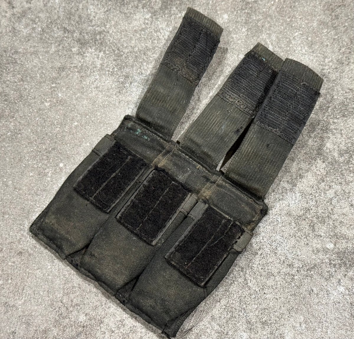 EAGLE マガジンポーチ M4/G17 BK ① EAGLE トリプルピストルマガジンポーチ BK ① | 第三商店