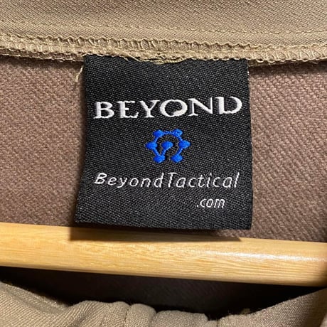 旧タグ　BEYOND製 プルオーバーソフトシェルジャケット　Mサイズ