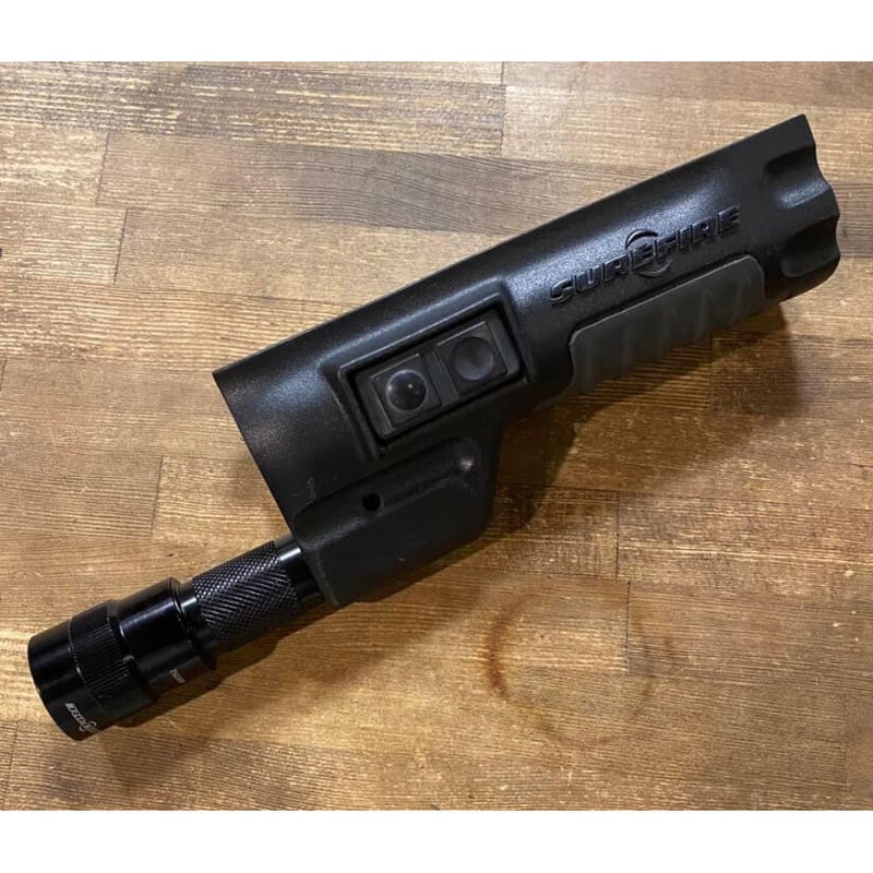 実物 SUREFIRE製 M870用 ライト付きフォアグリップ | 第三商店 実物 SUREFIRE製 M870用 ライト付きフォアグリップ | 第三商店